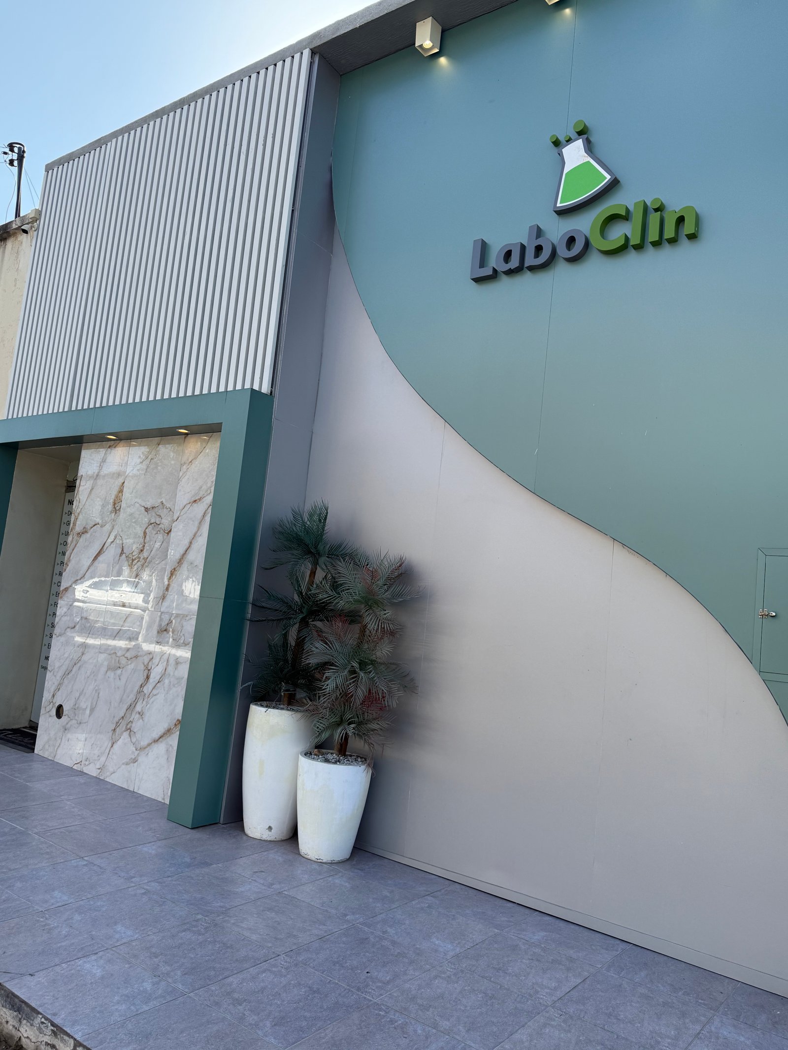 Fachada do Laboclin Lavras